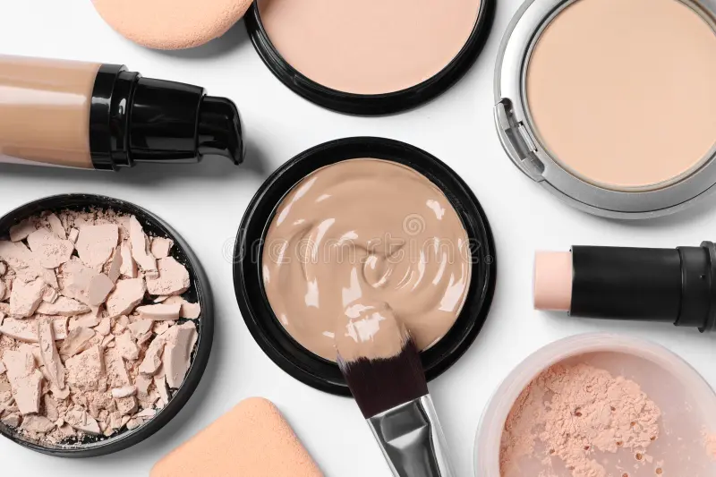 BASES Y POLVOS MAKEUP