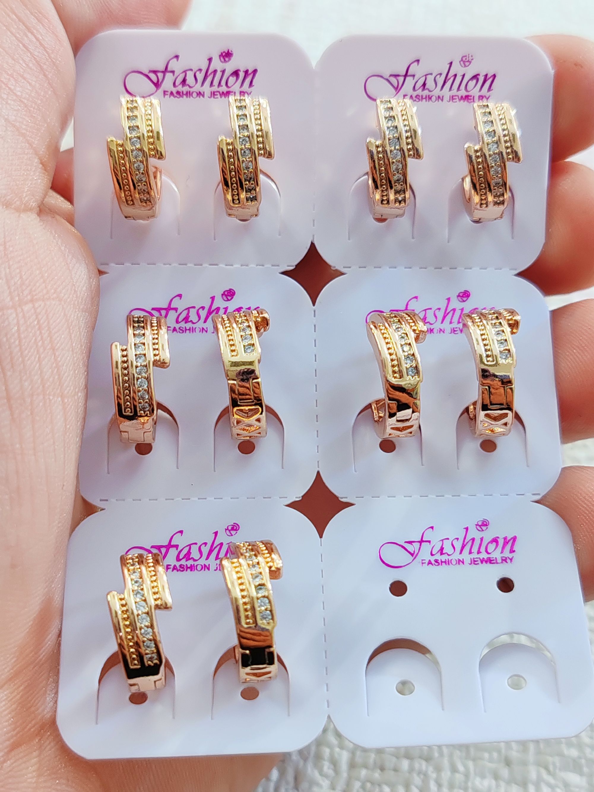 Aretes variados