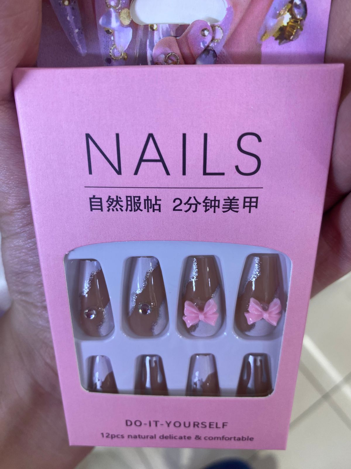 Uñas con decorativo