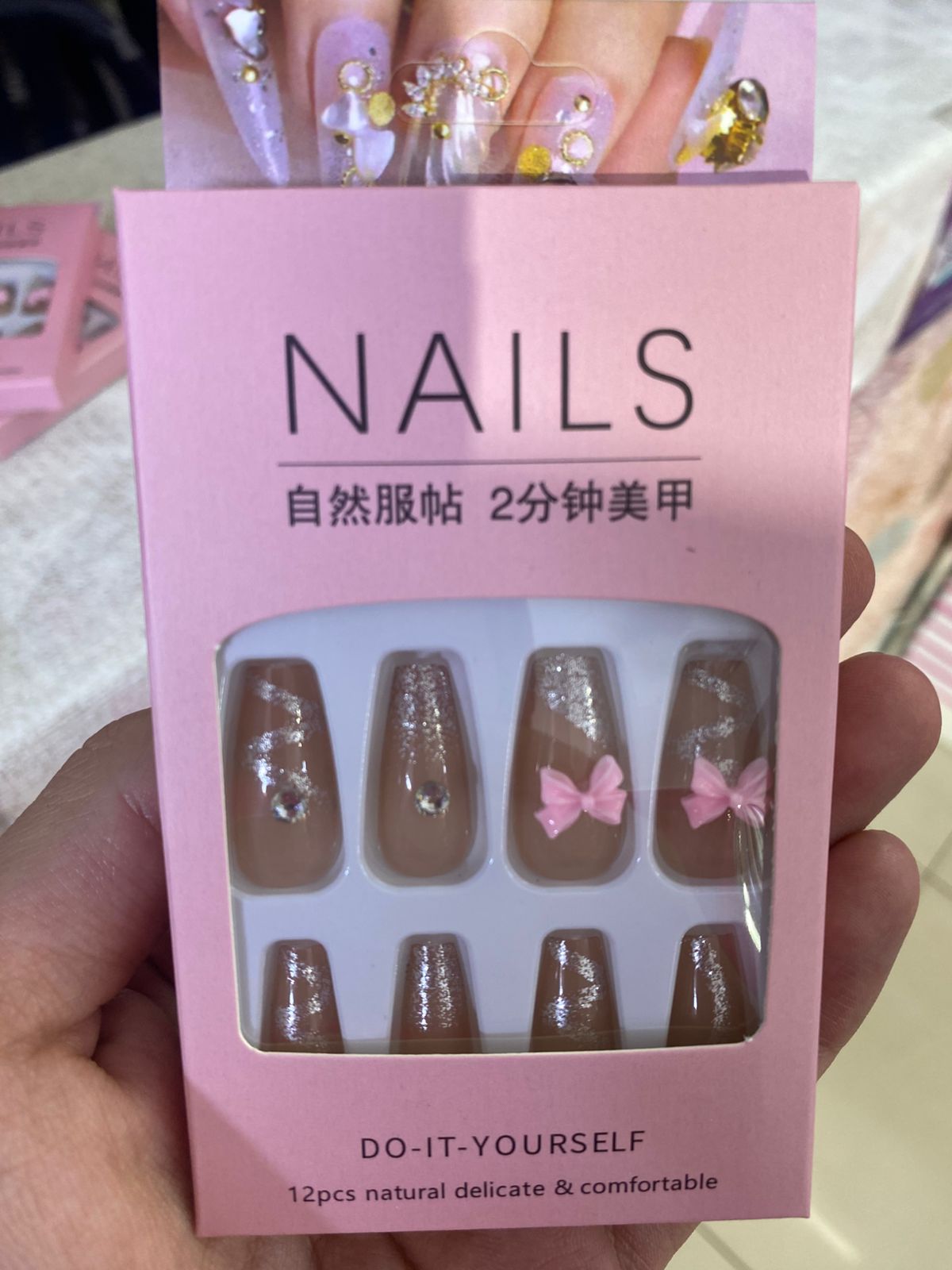 Uñas con decorativo