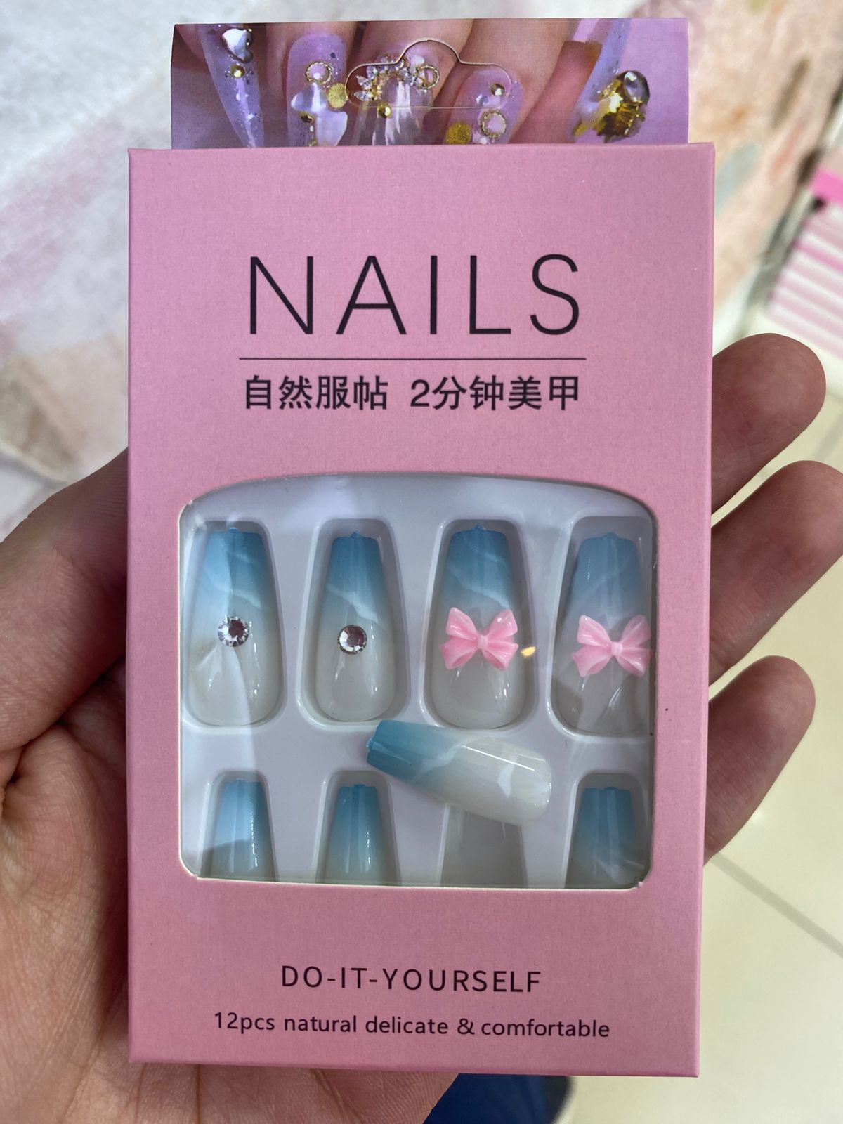 Uñas con decorativo