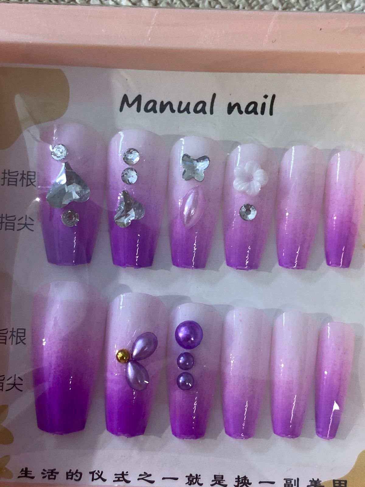 Uñas con decorativos