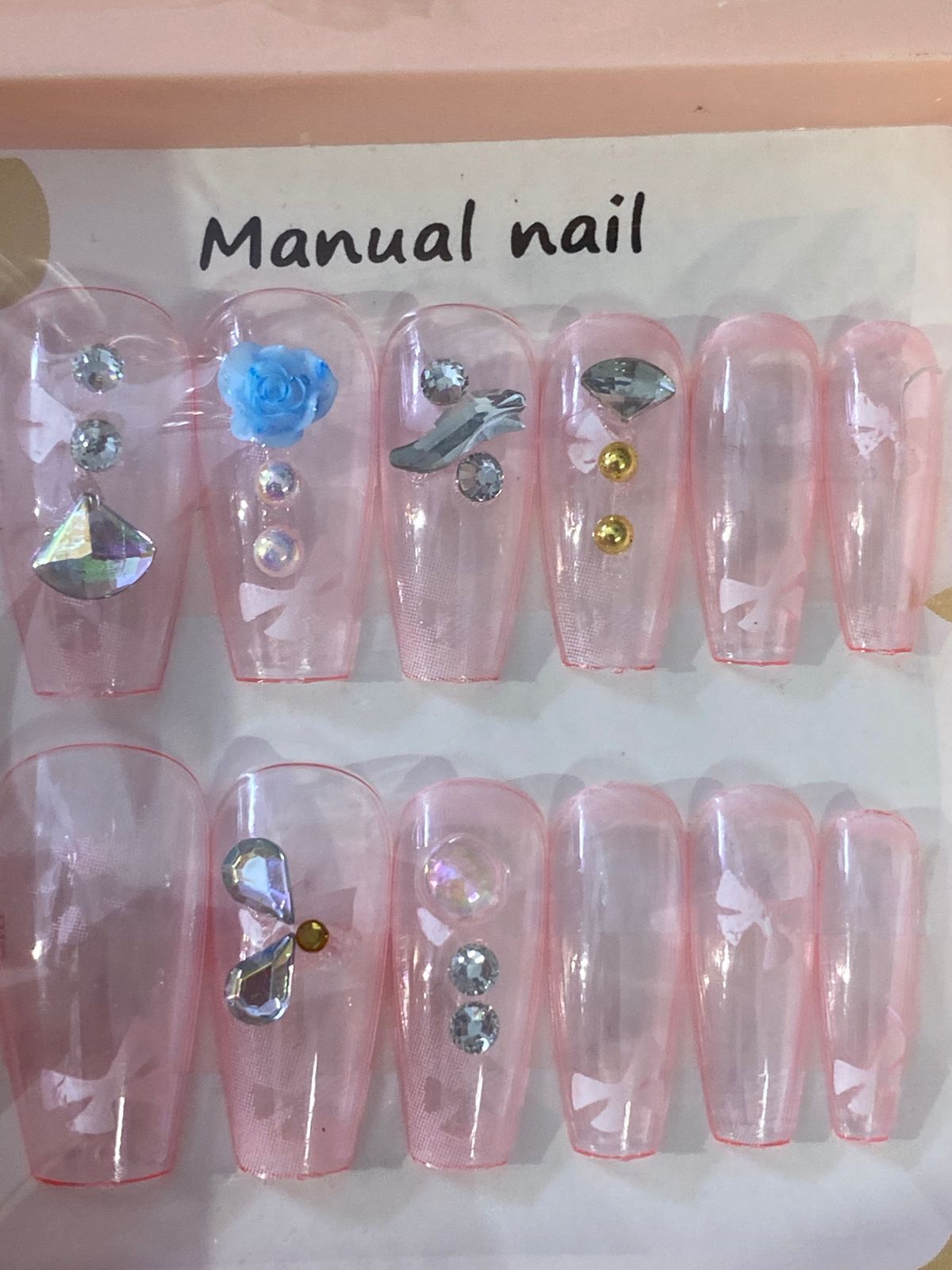 Uñas con decorativos