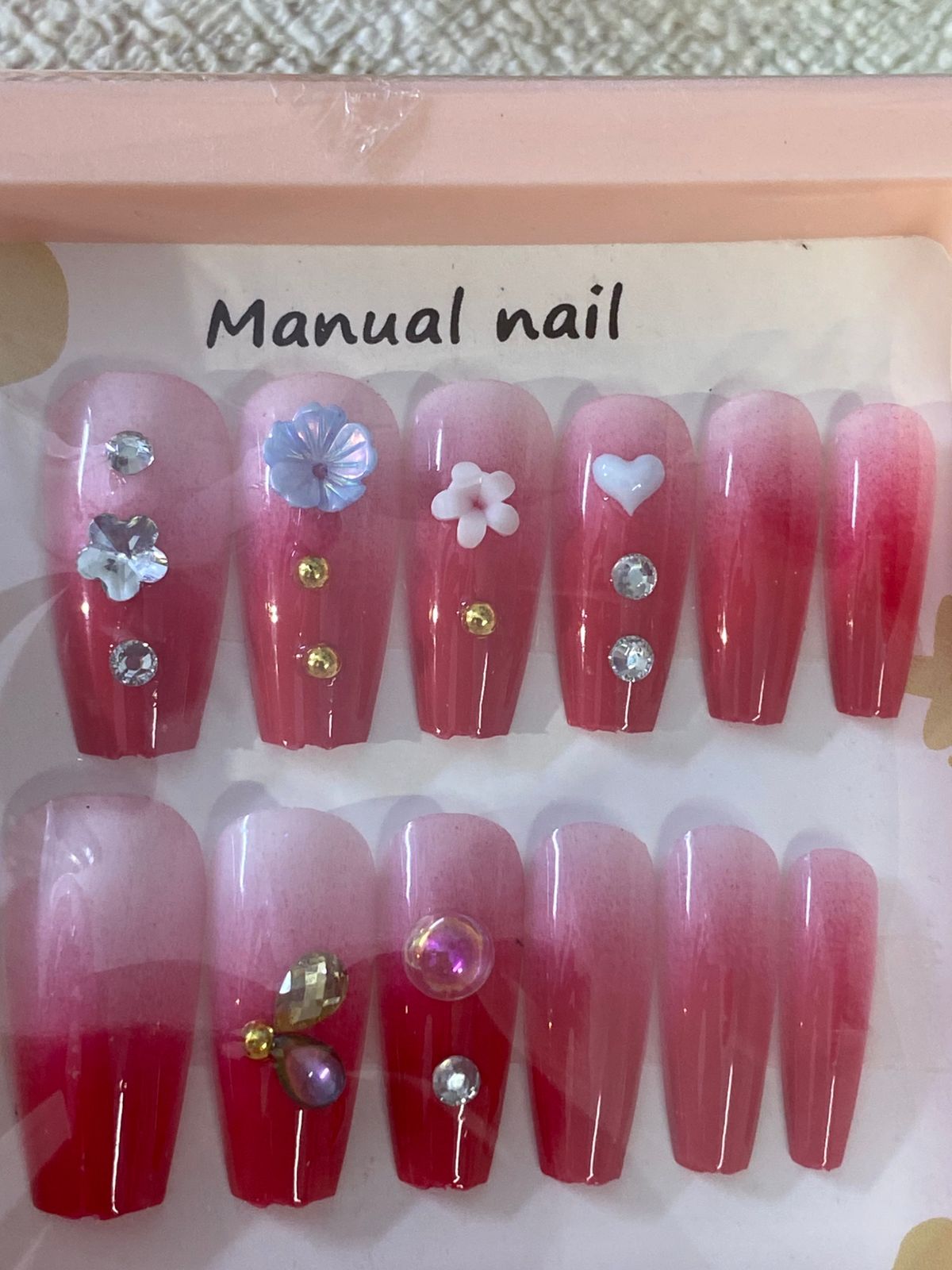 Uñas con decorativos