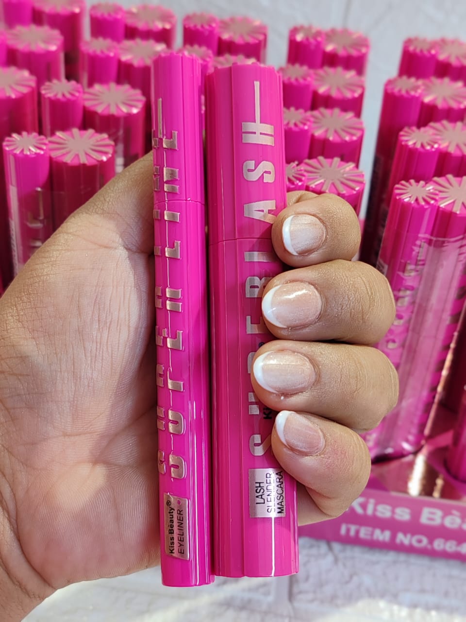 MASCARA DE PESTAÑAS + DELINEADOR