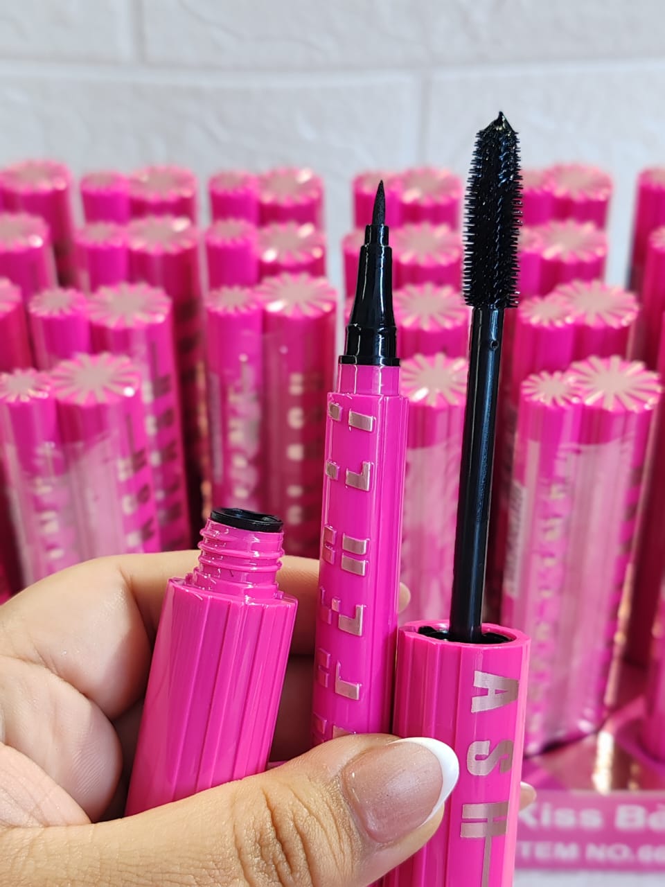 MASCARA DE PESTAÑAS + DELINEADOR