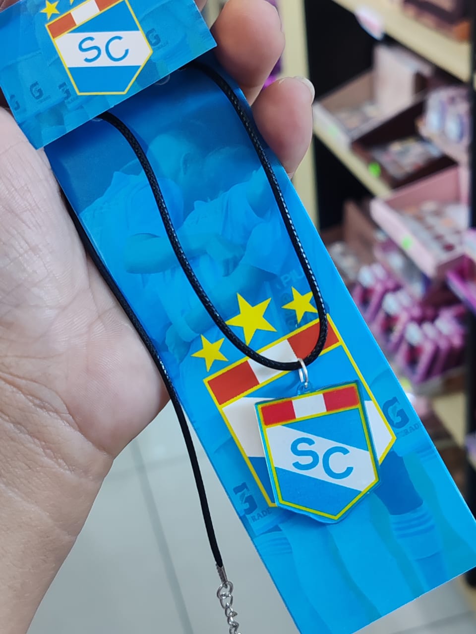 Collares kawaii equipos AL, U y cristal