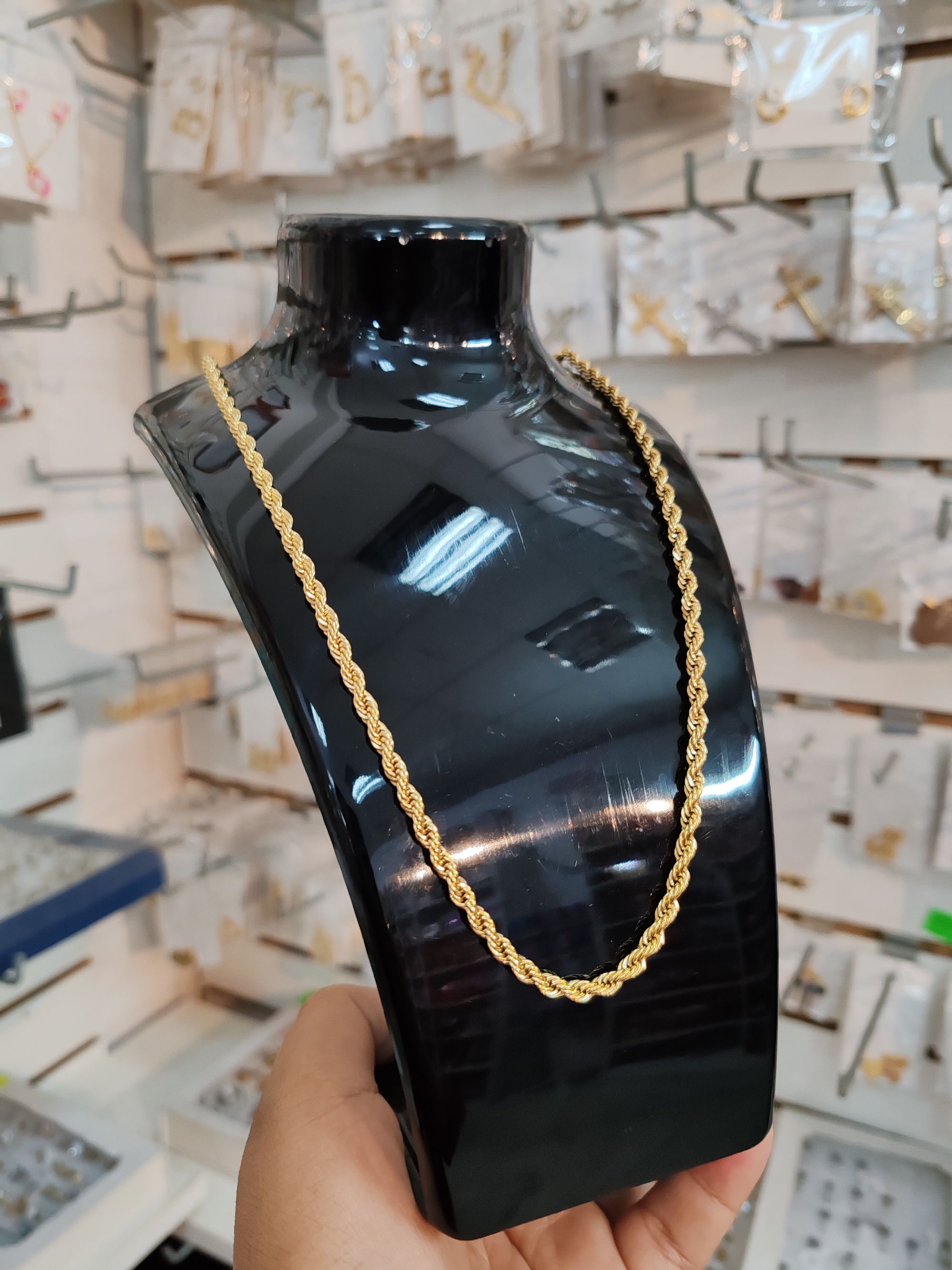 collares triple y doble caida, soga y carttier dorado