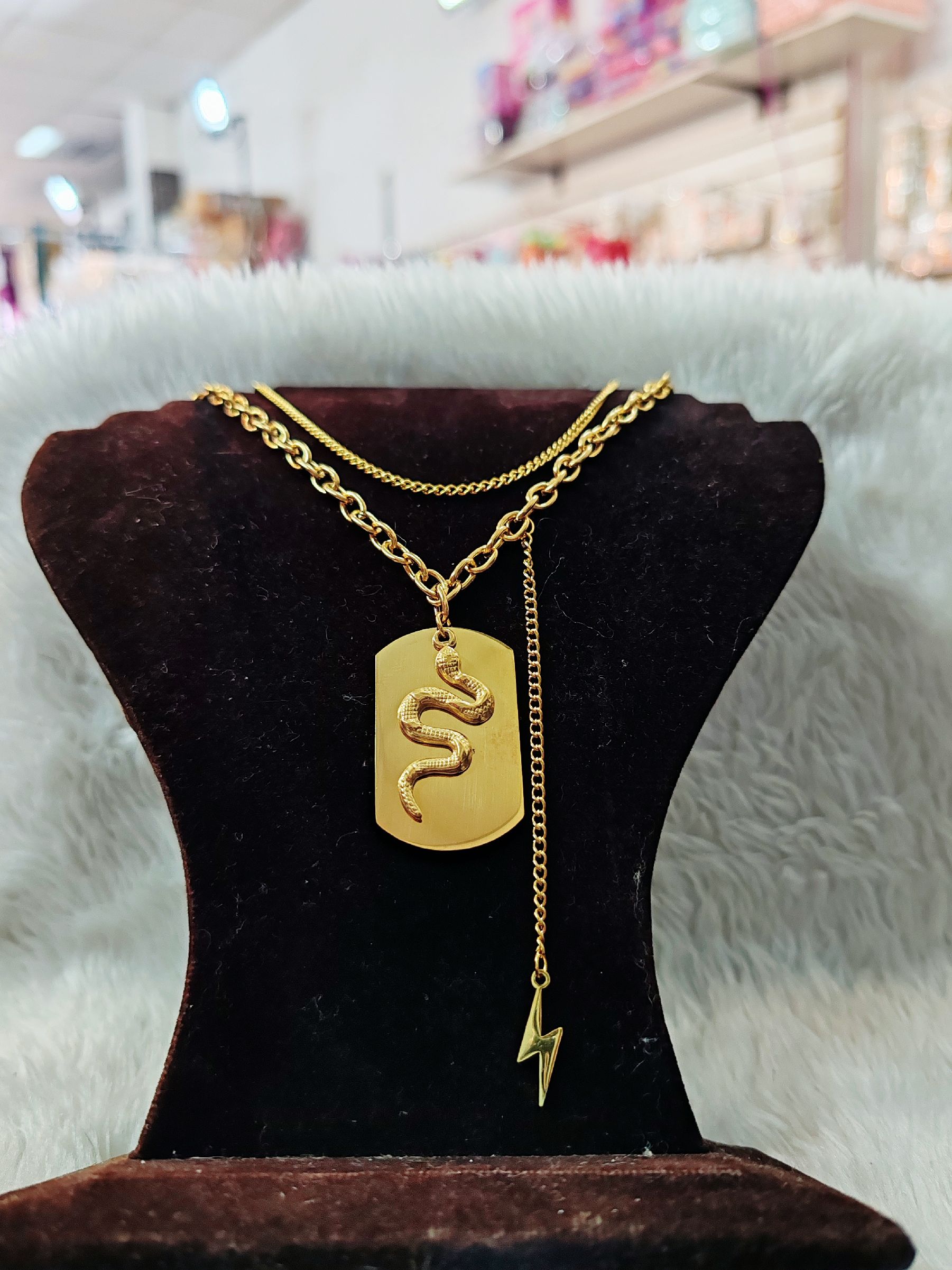 collares triple y doble caida, soga y carttier dorado