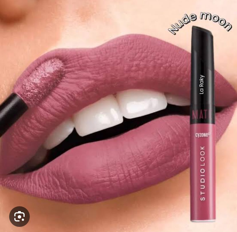 LABIALES STUDIO LOOK DE CYZONE