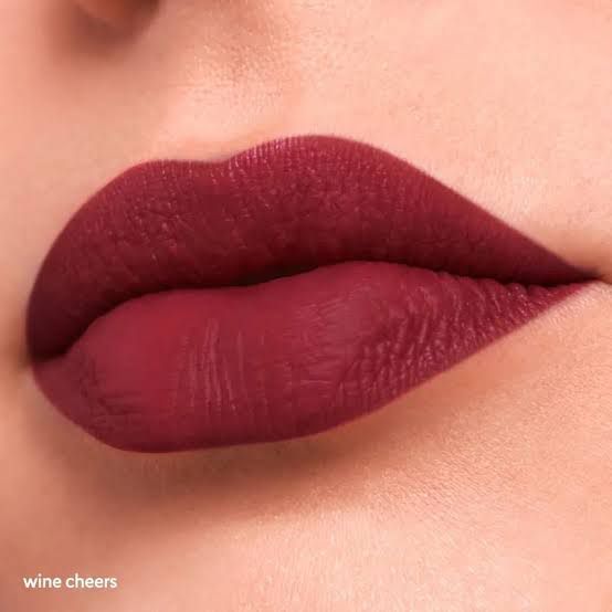 LABIALES STUDIO LOOK DE CYZONE