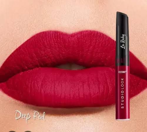 LABIALES STUDIO LOOK DE CYZONE
