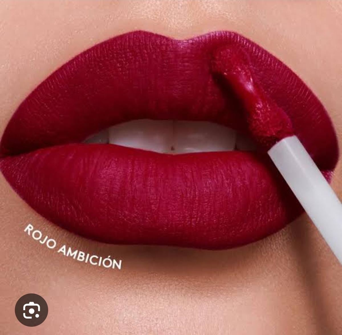 NUEVA FORMULA DE LABIALES COLORFIX ESIKA ACABADO MATTE 24HRS