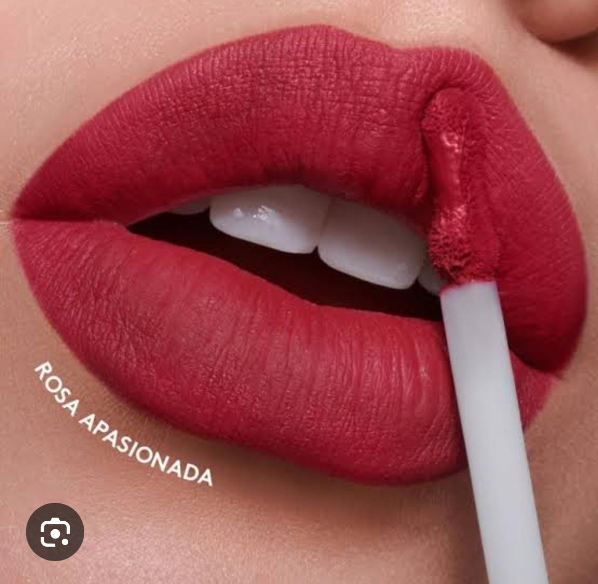 NUEVA FORMULA DE LABIALES COLORFIX ESIKA ACABADO MATTE 24HRS