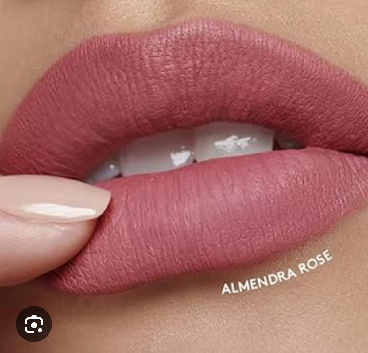 NUEVA FORMULA DE LABIALES COLORFIX ESIKA ACABADO MATTE 24HRS