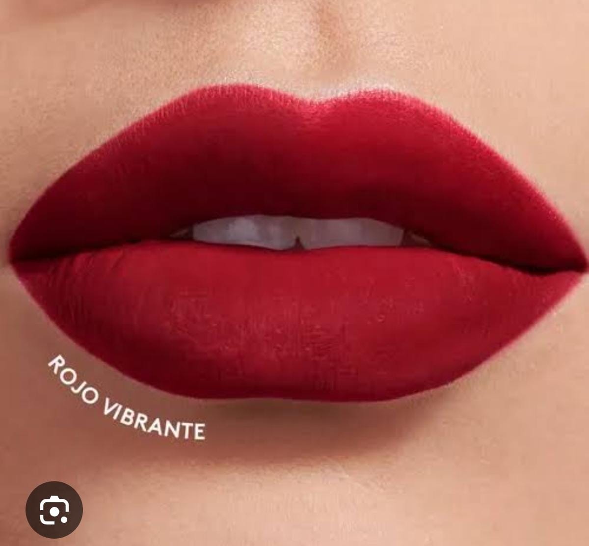NUEVA FORMULA DE LABIALES COLORFIX ESIKA ACABADO MATTE 24HRS