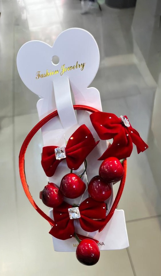 VINCHA MAS 2 GANCHOS CEREZA