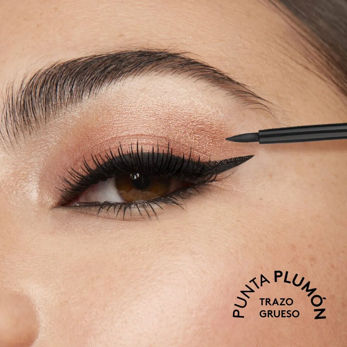 Delineador Líquido Eye PRO Punta Plumón
