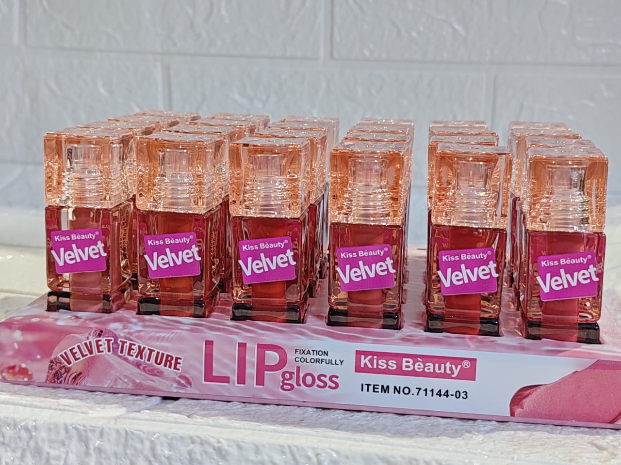 LIP GLOSS ACABADO VELVET